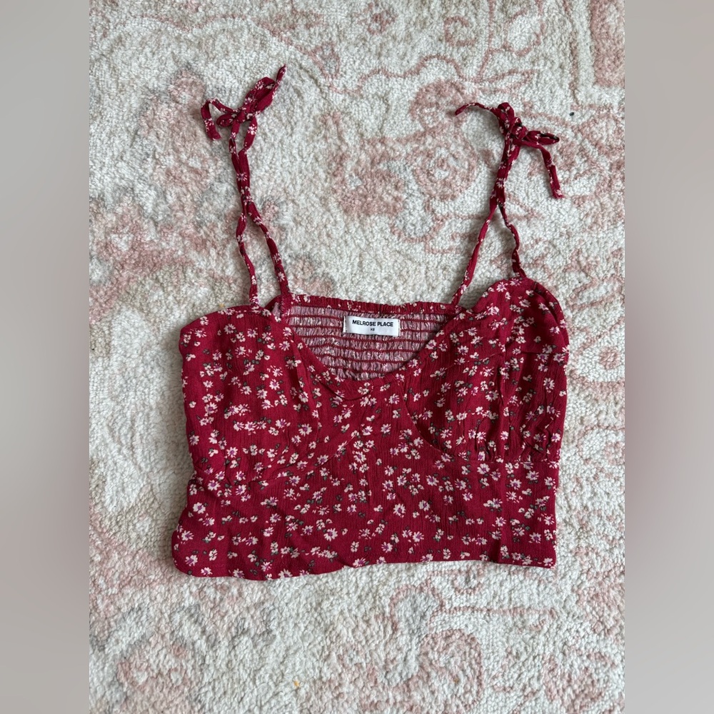 NWOT MELROSE PLACE XS CROP TOP